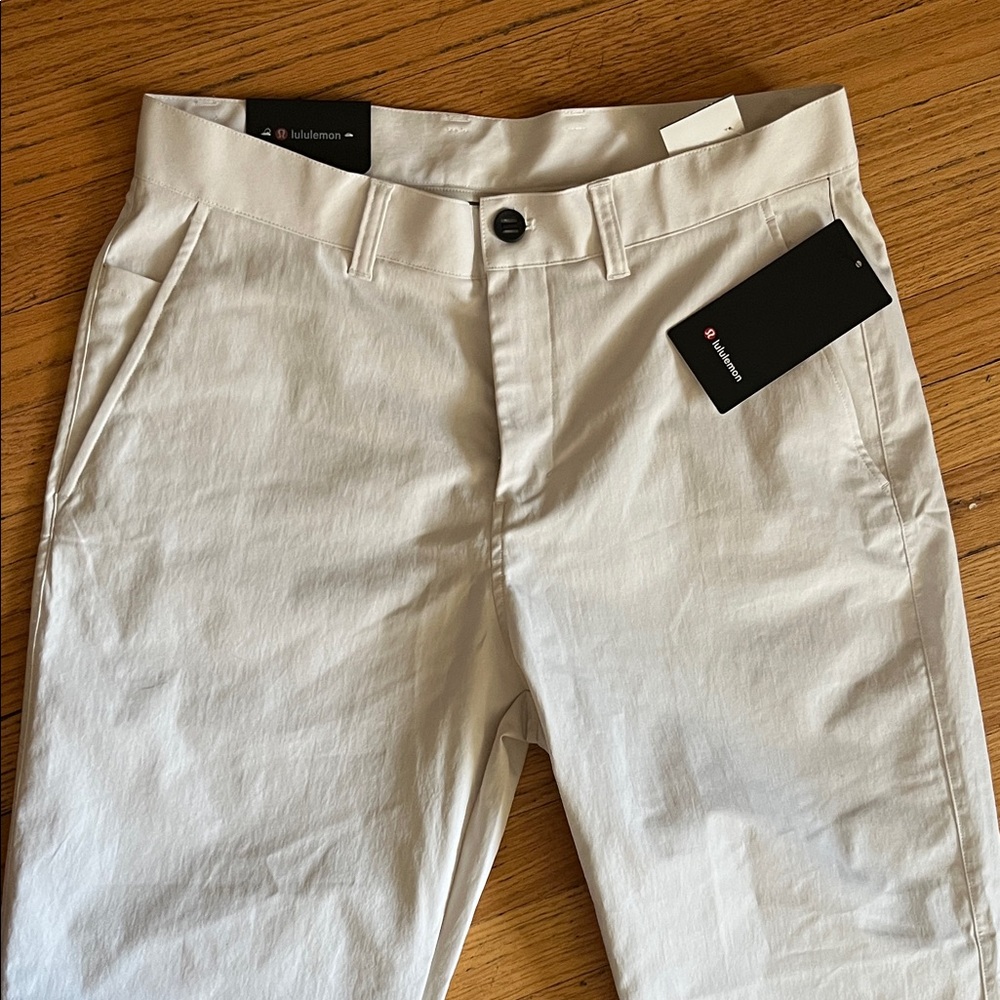 lululemon athletica Men’s Light Beige Chino Pants